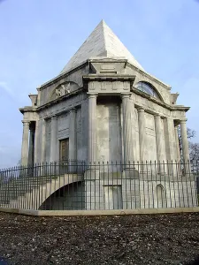 mausoleum_9106